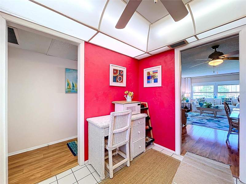 2 bedroom Condominium at 4650 Cove Circle #209, Hamilton House The Condo, St Petersburg — photo 3