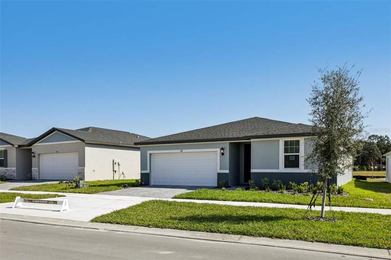 4 bedroom Single Family Residence at 855 Sunshower Drive, The Reserve At Hammock Oaks, Lady Lake — photo 2