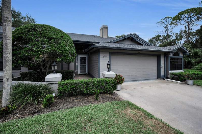 900 LUCAS LANE home for sale in Hunters Trail Townhomes Homes for Sale: 1 Homes, Median $455K