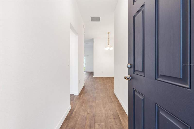2 bedroom Single Family Residence at 6225 Dingman Way, Village Of Southern Oaks Un #68, The Villages — photo 3