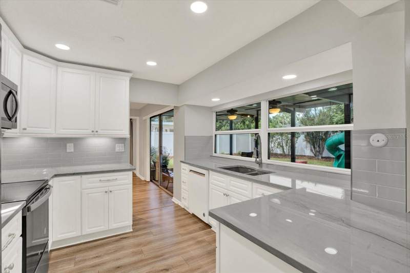 4 bedroom Single Family Residence at 1820 Northwood Drive, Southwood, Clearwater — photo 3