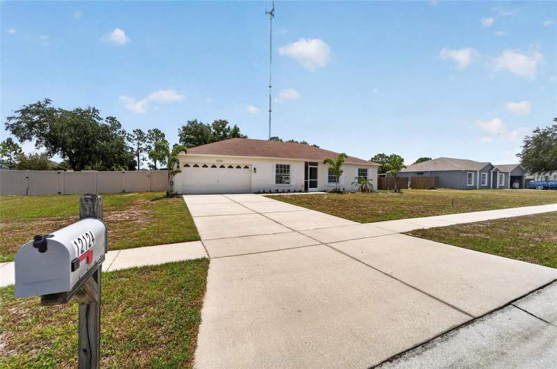 3 bedroom Single Family Residence at 12124 Colonial Estates Lane, Colonial Hills Ph 2, Riverview — photo 5