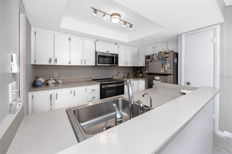 2 bedroom Condominium at 2621 Cove Cay Drive #309, Cove Cay 26-21 Village II, Clearwater — photo 3