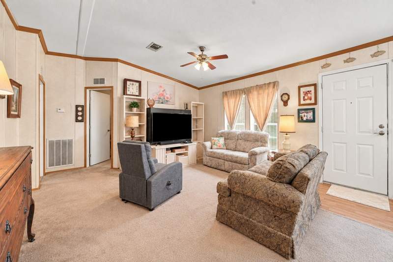 3 bedroom Manufactured Home at 804 River View Lane, River Village, Tarpon Springs — photo 5