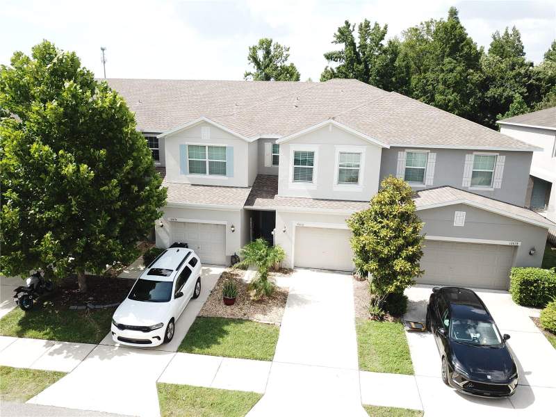 3 bedroom Townhouse at 10676 Lake Montauk Drive, Riverview Lakes, Riverview — photo 2