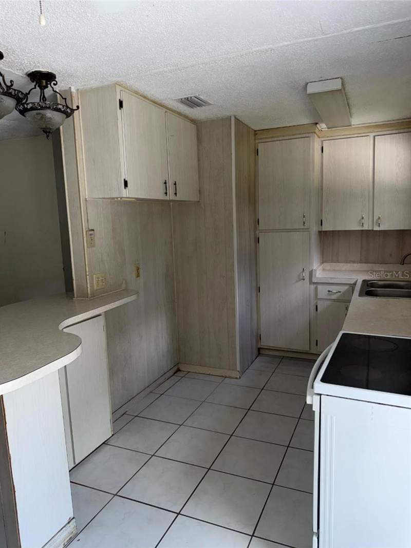 2 bedroom Single Family Residence at 2602 NW 18th Street, Howard Heights, Ocala — photo 4