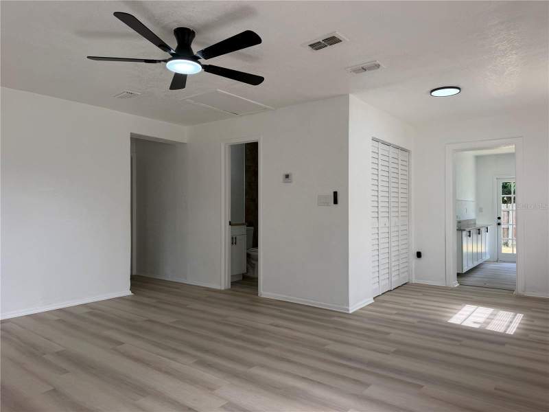 3 bedroom Single Family Residence at 1102 E 108th Avenue, Nebraska Ave Heights, Tampa — photo 2