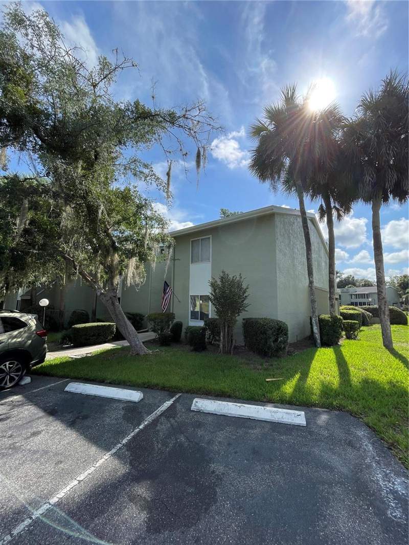 2 bedroom Condominium at 586 Bahia Circle #B, Fairways/Silver Spgs Shores Co, Ocala — photo 3