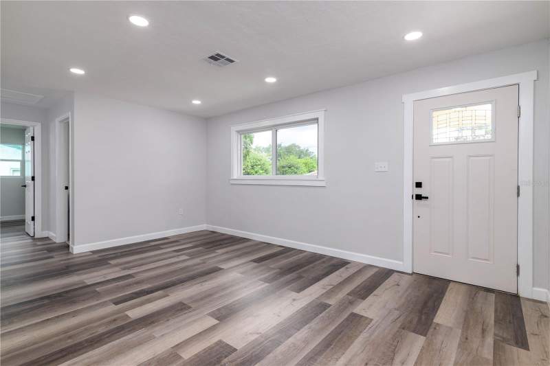 3 bedroom Single Family Residence at 717 W Winifred Street, Oak View Sub, Avon Park — photo 5