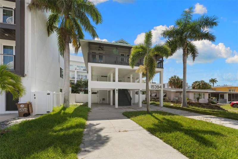 3 bedroom Single Family Residence at 15394 2nd Street, Lone Palm Beach 5th Add, Madeira Beach — photo 2