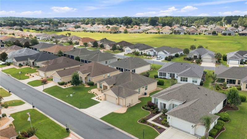 2 bedroom Single Family Residence at 11811 SE 91st Circle, Spruce Creek Gc, Summerfield — photo 2