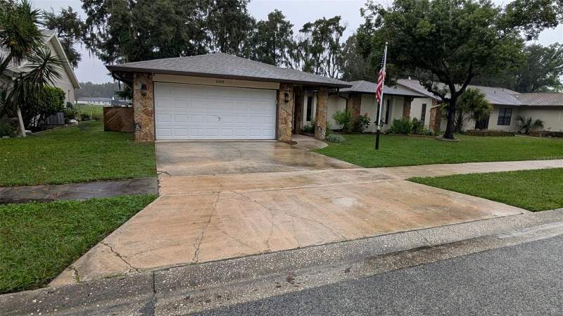 4 bedroom Single Family Residence at 12408 Golden Oak Circle, Shadow Lakes, Hudson — photo 3