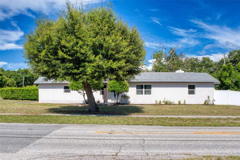 3 bedroom Single Family Residence at 1301 Woodbine Street, Pine Ridge, Clearwater — photo 3