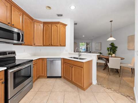 2210 Park Crescent Drive, Land O Lakes FL - photo 10 of 42