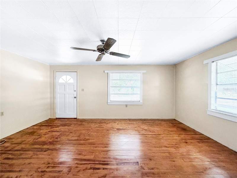 4 bedroom Single Family Residence at 1455 10TH STREET, HIGHLAND PARK, LARGO — photo 4