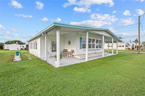 5352 Plant Street, Zephyrhills FL - photo 8 of 77