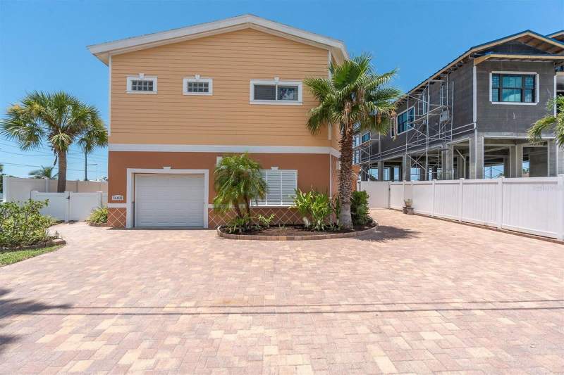4 bedroom Single Family Residence at 16102 4th Street, Redington Beach Homes 6th Add, Redington Beach — photo 3