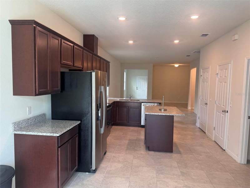3 bedroom Single Family Residence at 5160 Chickadee Street, Live Oak Lake Ph 1, St Cloud — photo 5