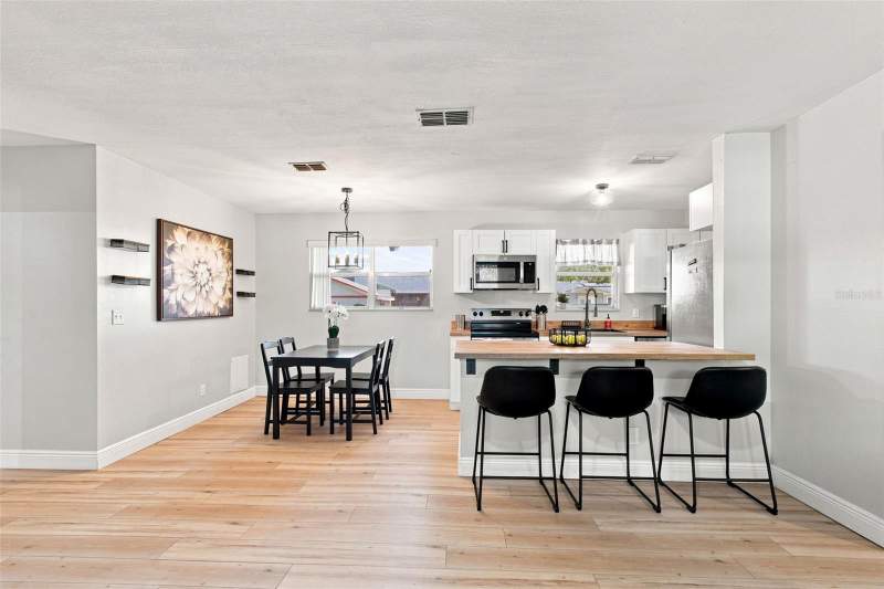 3 bedroom Single Family Residence at 5206 Parade Street, Terrace Park Unit 5 Rev, Temple Terrace — photo 5