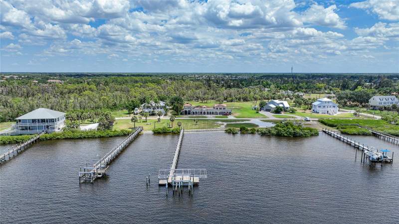 4 bedroom Single Family Residence at 14234 River Beach Drive, El Jobe An Ward 02 Plan 01, Port Charlotte — photo 5