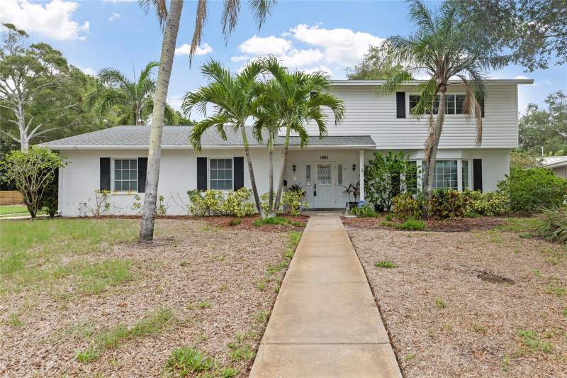 3 bedroom Single Family Residence at 1901 DORMIEONE ROAD, GOLF COURSE & JUNGLE SUB BLOCKS V & W PT RE, ST PETERSBURG — photo 2