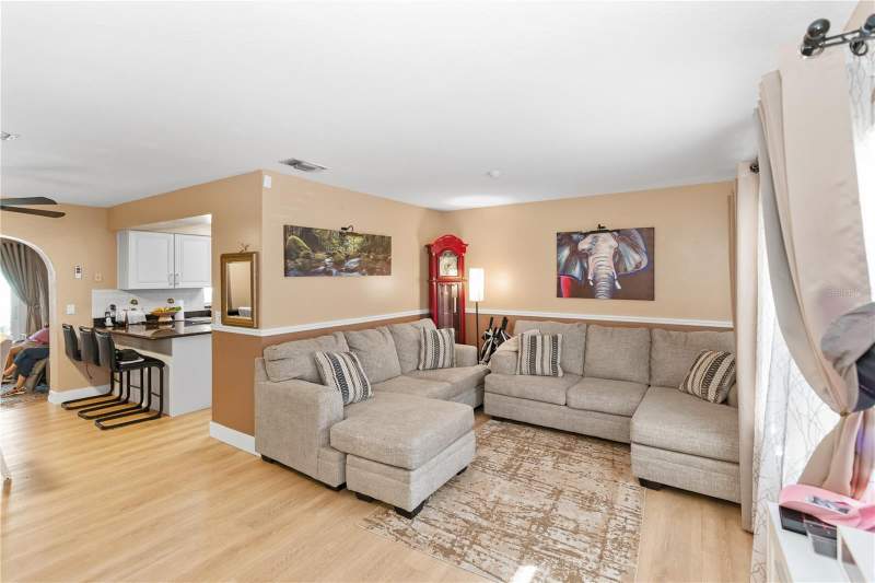 7 bedroom Single Family Residence at 6711 Ralston Beach Circle, Ralston Beach Manor Unit 3, Tampa — photo 5