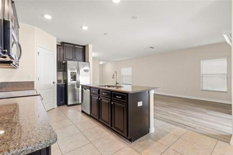 2719 Garden Falls Drive, Brandon FL - photo 13 of 39