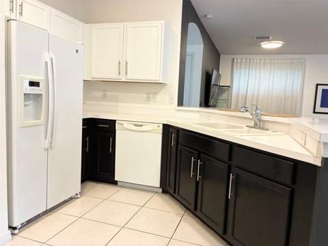8026 Carriage Pointe Drive, Gibsonton FL - photo 22 of 70