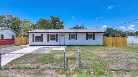 8204 Allamanda Avenue, Tampa FL - photo 22 of 28