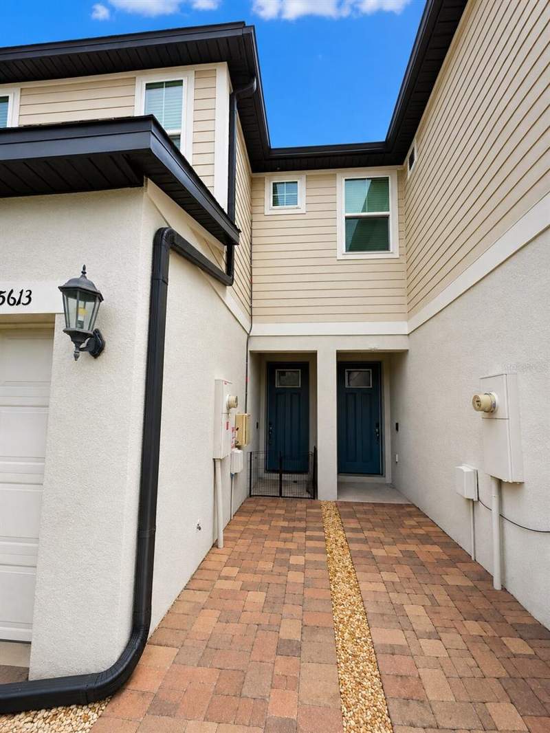 3 bedroom Half Duplex at 15613 Willow Arbor Circle, Arbors/Mdw Woods, Orlando — photo 2