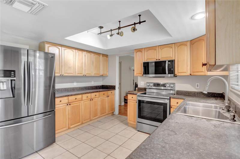 3 bedroom Single Family Residence at 1018 Malcolm Court, Alafaya Woods Ph 12B, Oviedo — photo 3