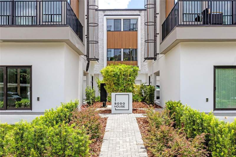 4 bedroom Townhouse at 38 W Harding Street #E, Sodo House Tr A, Orlando — photo 2