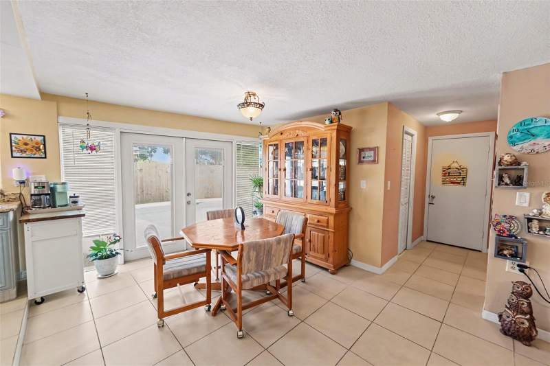 3 bedroom Single Family Residence at 9537 Crestview Street, Seminole Lake Village 2nd Add, Seminole — photo 4