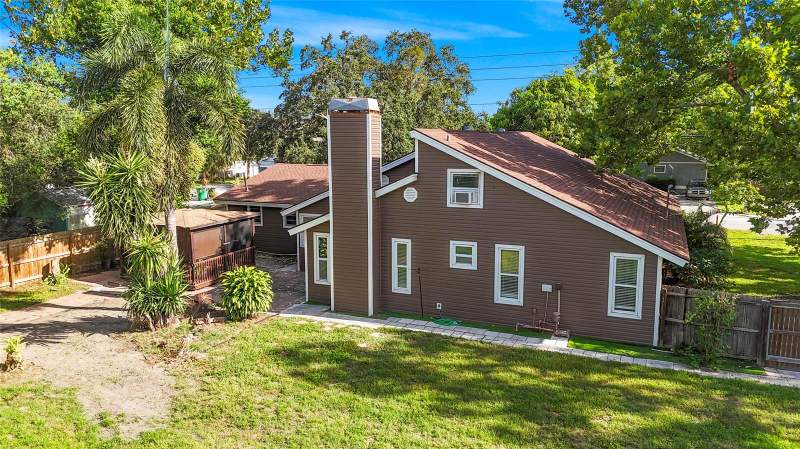 5 bedroom Single Family Residence at 1127 Wyatt Street, Barnes Sub, Clearwater — photo 2
