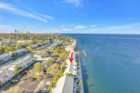 5102 Coquina Key Drive #D, St Petersburg FL - photo 20 of 41