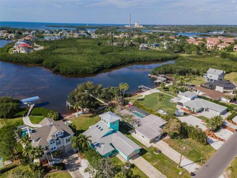 1626 Sea Breeze Drive, Tarpon Springs FL - photo 9 of 99