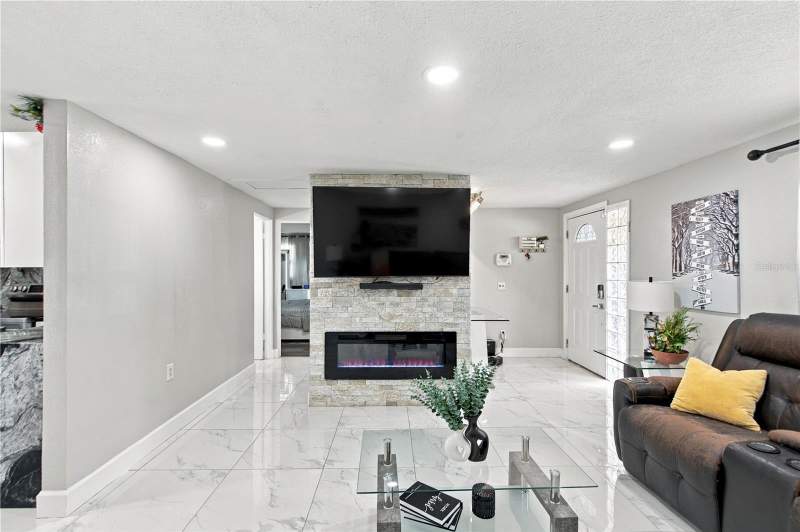4 bedroom Single Family Residence at 101 Mitchell Drive, Hickory Hammock Unit 3A, Brandon — photo 4