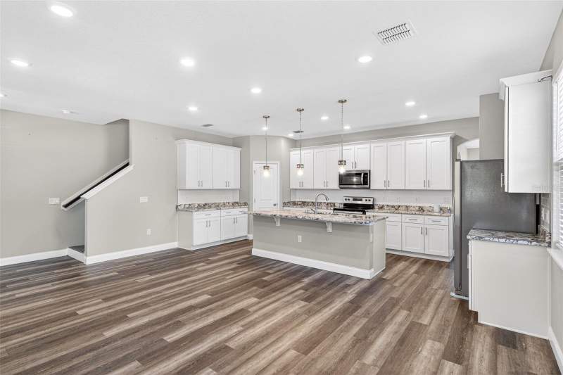 4 bedroom Single Family Residence at 801 Pecan Avenue, Seminole Park, Sanford — photo 2