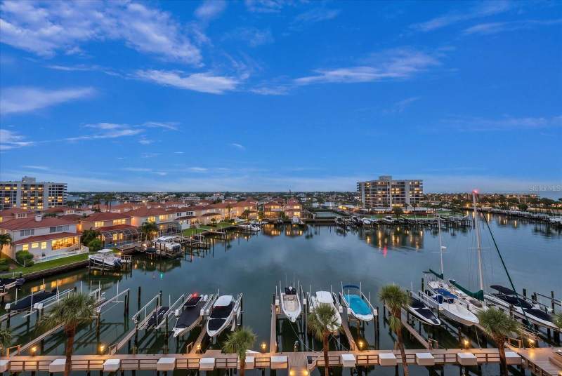 2 bedroom Condominium at 1621 Gulf Boulevard #607, Isle Of Sand Key 1 Condo, Clearwater Beach — photo 3