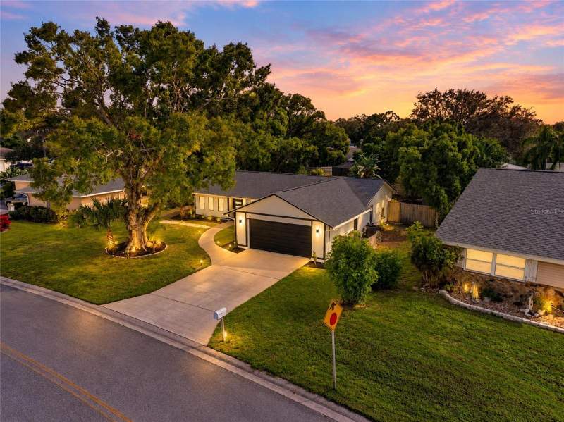 3 bedroom Single Family Residence at 6703 Pointe West Boulevard, Pointe West, Bradenton — photo 3
