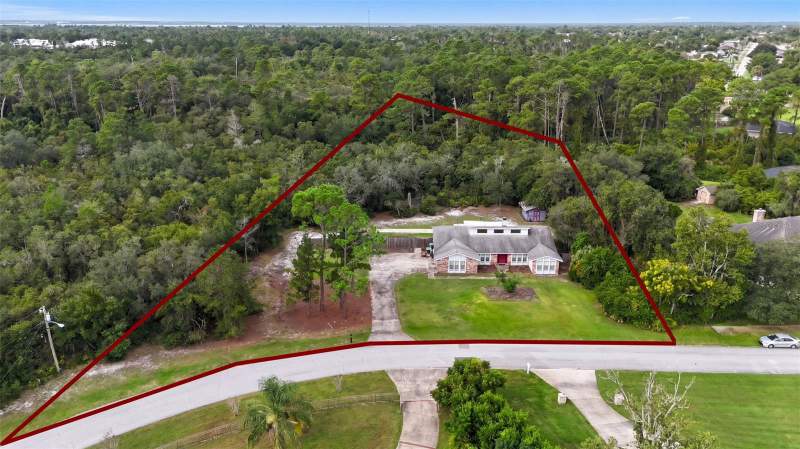 5 bedroom Single Family Residence at 650 W Lorraine Drive, Deltona Lakes Unit 11, Deltona — photo 3
