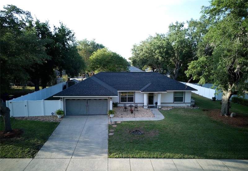 408 RAYMOND STREET home for sale in Minneola Sunset Shores