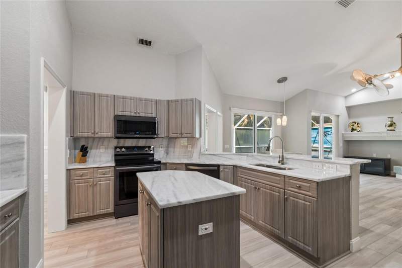 4 bedroom Single Family Residence at 4227 Auston Way, Aylesford Ph 1, Palm Harbor — photo 5
