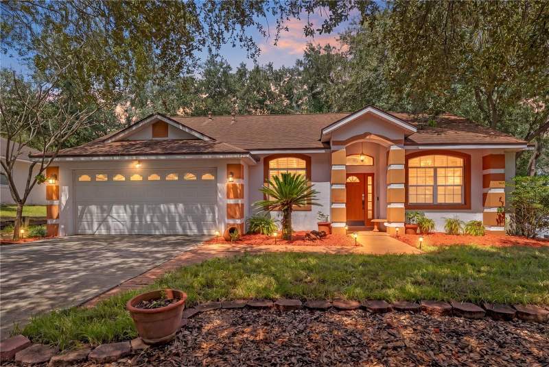 3 bedroom Single Family Residence at 836 Elm Forest Drive, Minneola Lakewood Ridge Ph 02-03, Minneola — photo 2