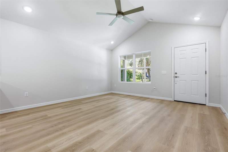 3 bedroom Single Family Residence at 824 NE 22nd Terrace, Duval Heights, Gainesville — photo 3