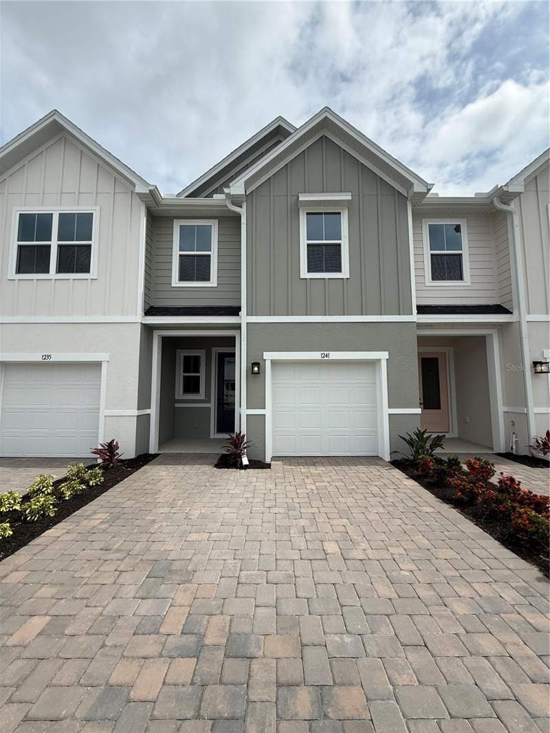3 bedroom Townhouse at 1241 PINEYWOOD FIELD DRIVE, PINE POINTE, DAVENPORT — photo 1
