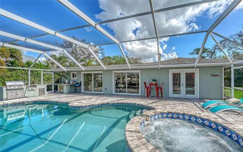 121 Holly Avenue, Sarasota FL - photo 6 of 41