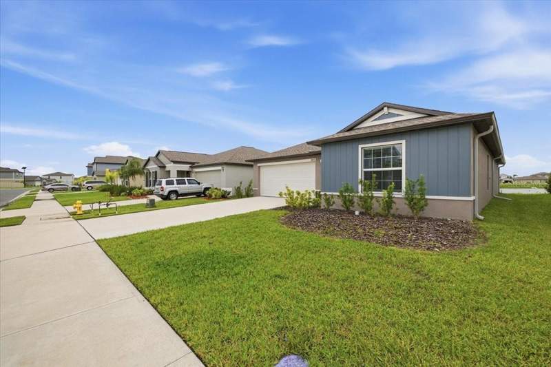 4 bedroom Single Family Residence at 8823 Sunset Park Trail, Parrish Lks Ph Ic1 & Ic2, Parrish — photo 3