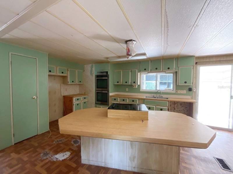 3 bedroom Manufactured Home at 12830 SE 7th Street, Chippewa Chief Hammock, Silver Springs — photo 3