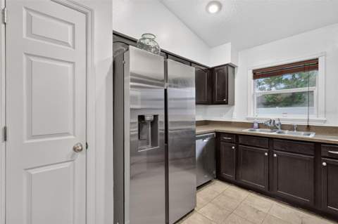 544 Tortola Avenue, Tavares FL - photo 14 of 37